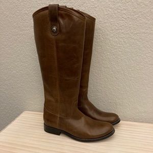 NWOT Frye Melissa button riding boot 🌟